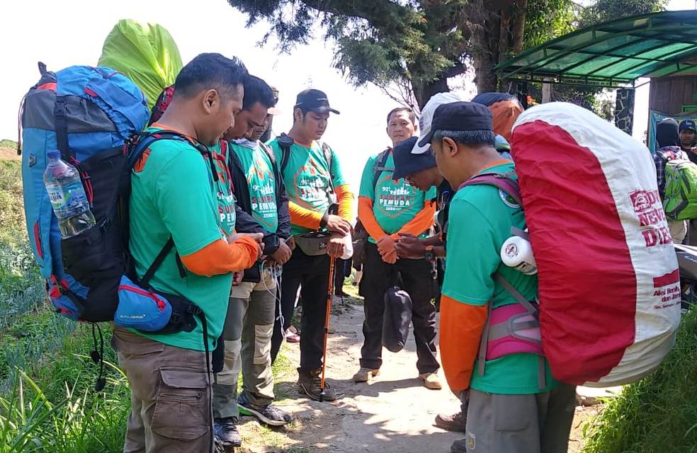  TRAMP Pendakian Di Gunung Gede Dalam Rangka Hari Sumpah Pemuda