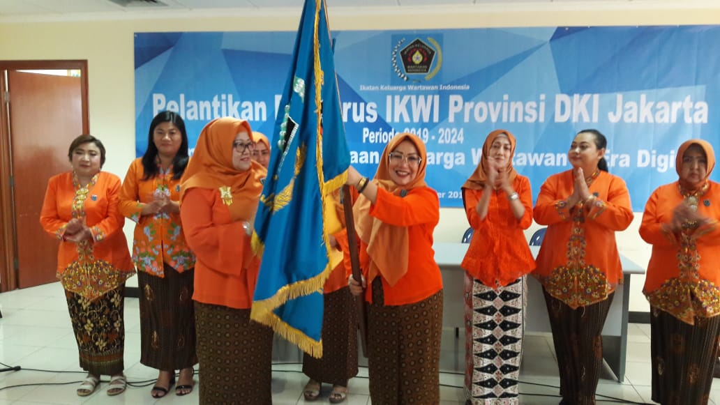  Ketua Umum IKWI Pusat Lantik Kepengurusan IKWI Jaya