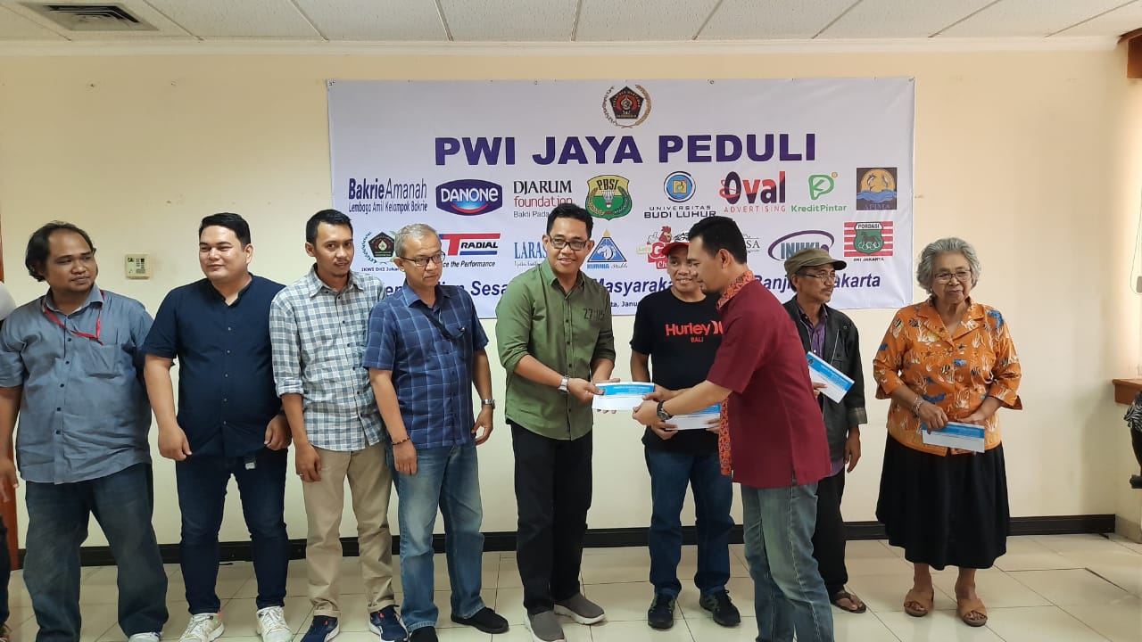  Donasi PWI Jaya Peduli Kembali Diberikan Kepada18 Wartawan dan Anggota IKWI