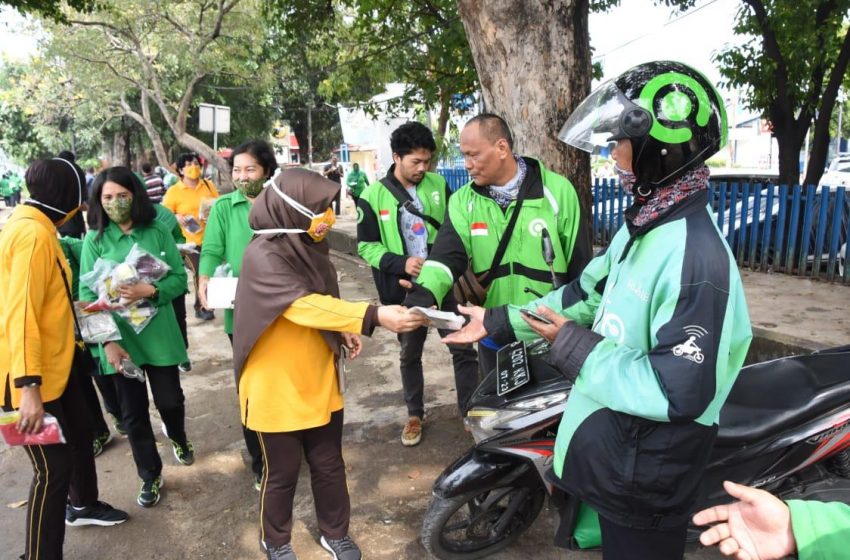  Peduli Pandemi Covid-19, Dharma Pertiwi Daerah K Bersama Yayasan Batik Indonesia Bantu Warga Masyarakat Cililitan