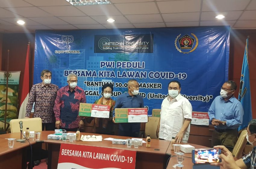  Gajah Tunggal Group Bantu Sumbangan 50 Ribu Masker Untuk PWI 