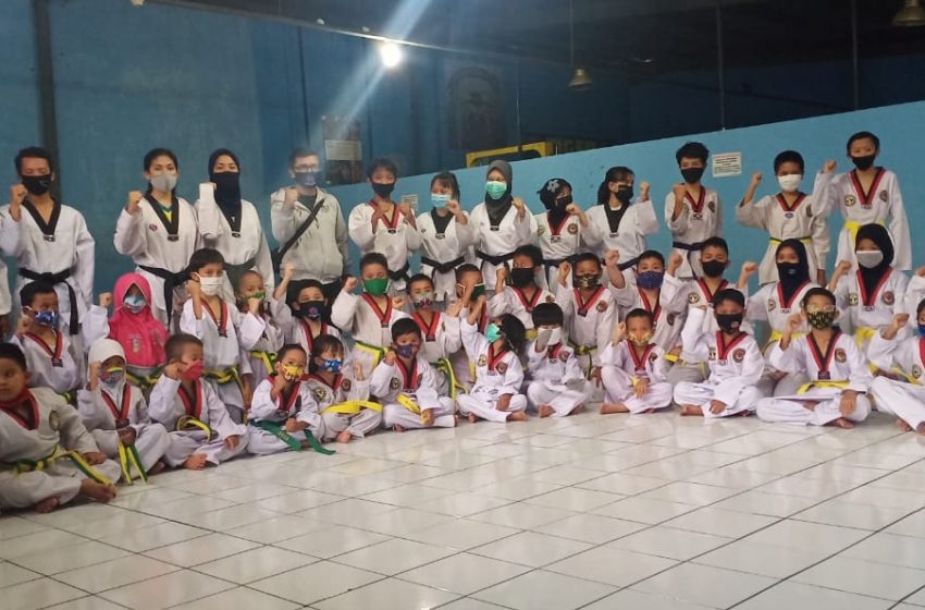  30 Atlet Taekwondo Baladhika Club Pamulang Mengikuti Kenaikan Sabuk
