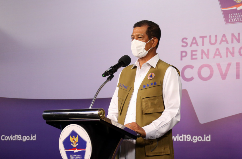  Terapkan Protokol Kesehatan, Ketua Satgas Penanganan Covid -19 Berikan Masker ke Panitia Kegiatan Rizieq Shihab