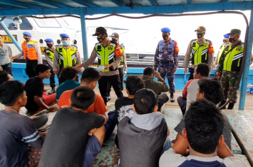  Tekan Covid-19, Koramil 04/KS Bersama Tri Pilar Gelar Ops Yustisi di Pulau Wisata Kepulauan Seribu