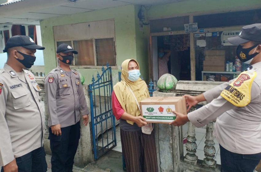  Bantuan Paket Sembako Kapolda Metro Jaya untuk Warga Terkonfirmasi Covid-19 di Pulau Kelapa 