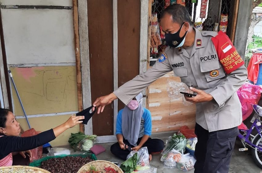  Polres Kep Seribu Bagikan Masker di Enam Pulau 