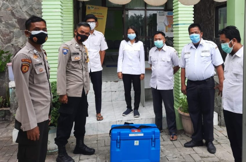  Polres Kep Seribu Kawal Distribusi Vaksin Covid-19 di Empat Pulau