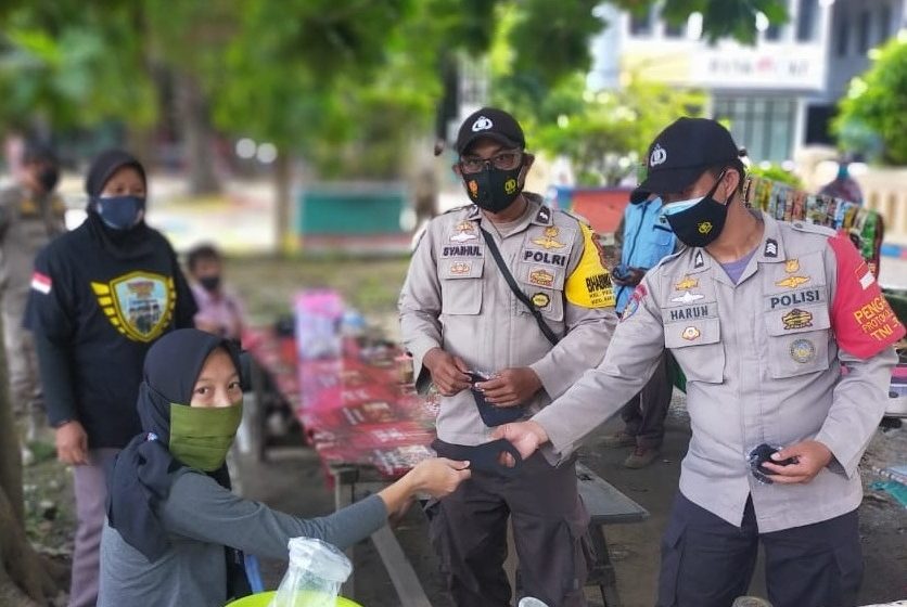  Polres Kep Seribu Bagikan 6000 Masker Gratis, Sukseskan “Jakarta Bermasker”