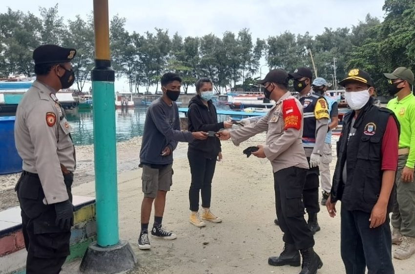  Bagikan 2500 Masker Gratis, Polres Kep Seribu Sukseskan “Jakarta Bermasker”