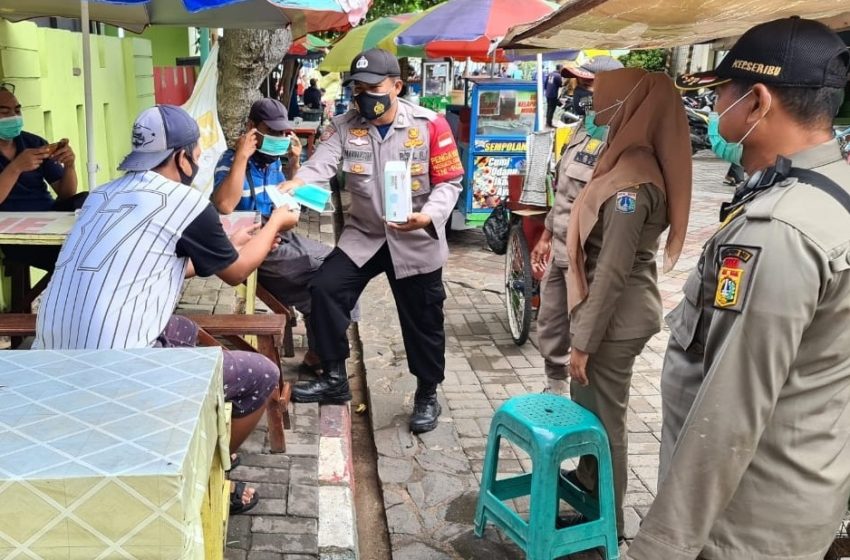  Hari Ini, Polres Kep Seribu dan Polsek Jajaran Serentak Bagikan 4600 Masker Medis Gratis