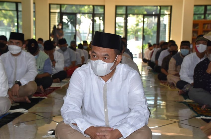  Terapkan Prokes Ketat, Pangdam Jaya Sholat Ied di Masjid Al Jihad Makodam Jaya