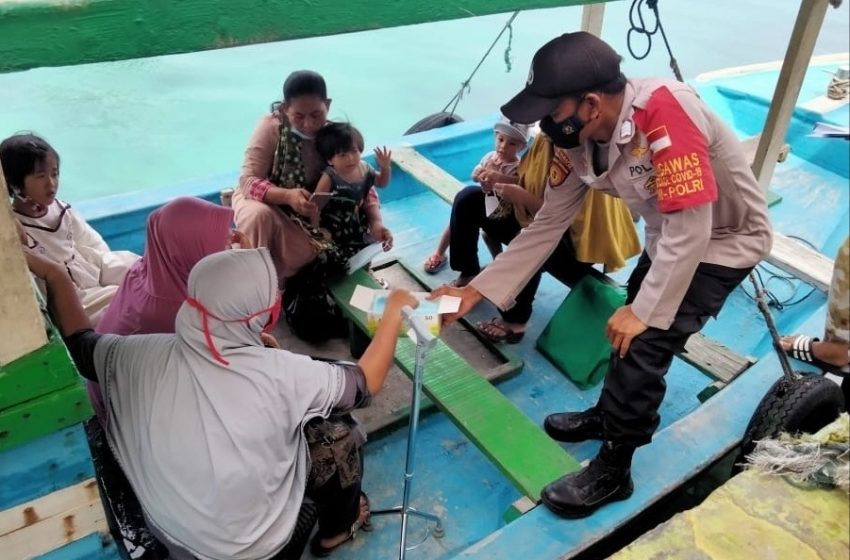 Warga Pulau Seribu Hari Ini Dapat 2.200 Masker Medis Dari Polres Kep Seribu