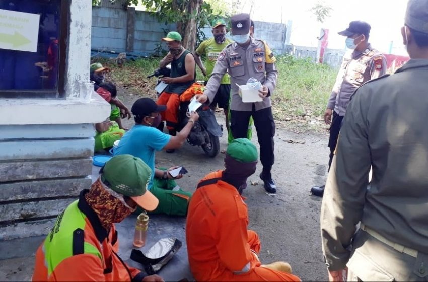  Himbau ProKes & Bagikan 2.000 Masker Medis Ke Warga Polres Kep Seribu Cegah Covid-19