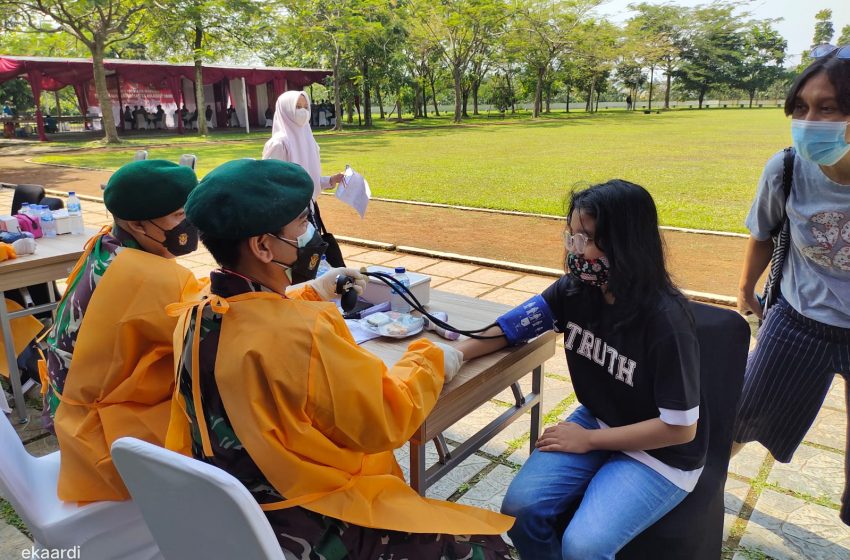  Kapolsek Sukmajaya Sambut Baik Vaksinasi Indonesia Merdeka Bersama ‘Nawahasta’ Dalam Meningkatkan Imunitas dan Membentuk Herd Immunity Warga Depok