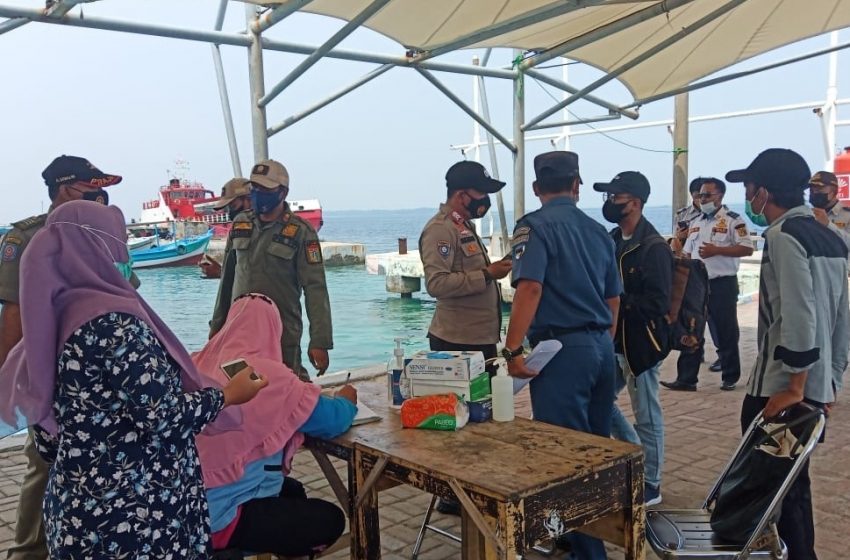  Tunjukkan Sertifikat Vaksin, 19 Warga Tiba di Dermaga Kedatangan Pulau Pramuka
