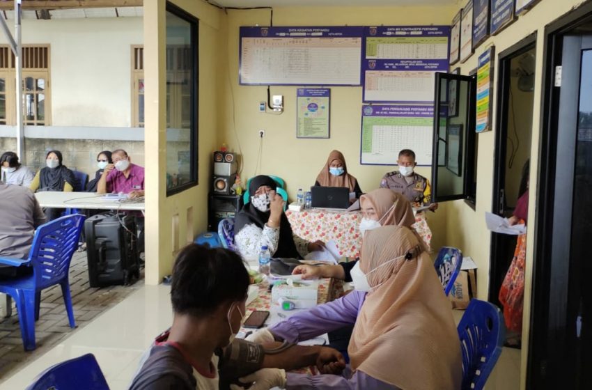  Polsek Cinere Siapkan 400 Dosis Vaksinasi di Pos Yandu Seruni Kelurahan Cinere Depok