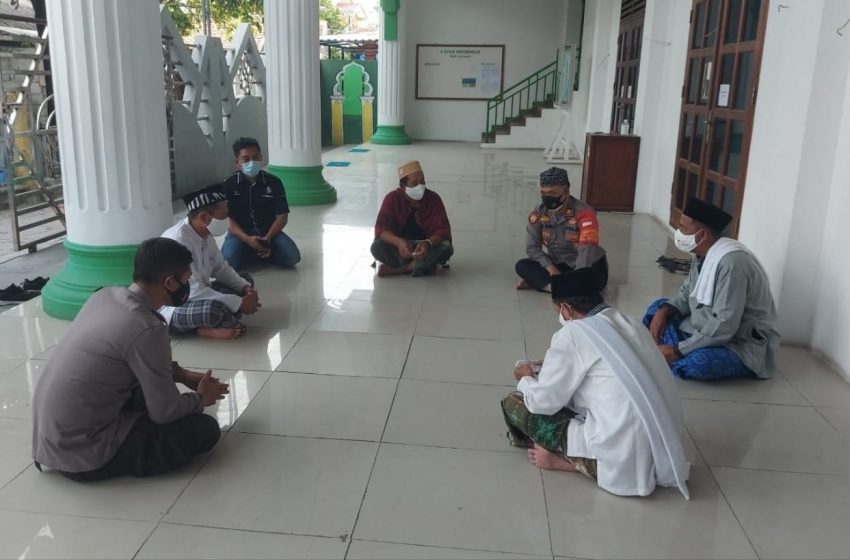  Sambangi Masjid, Kapolsek Kepulauan Seribu Utara Ajak DKM Masjid Cegah Cluster Baru COVID-19