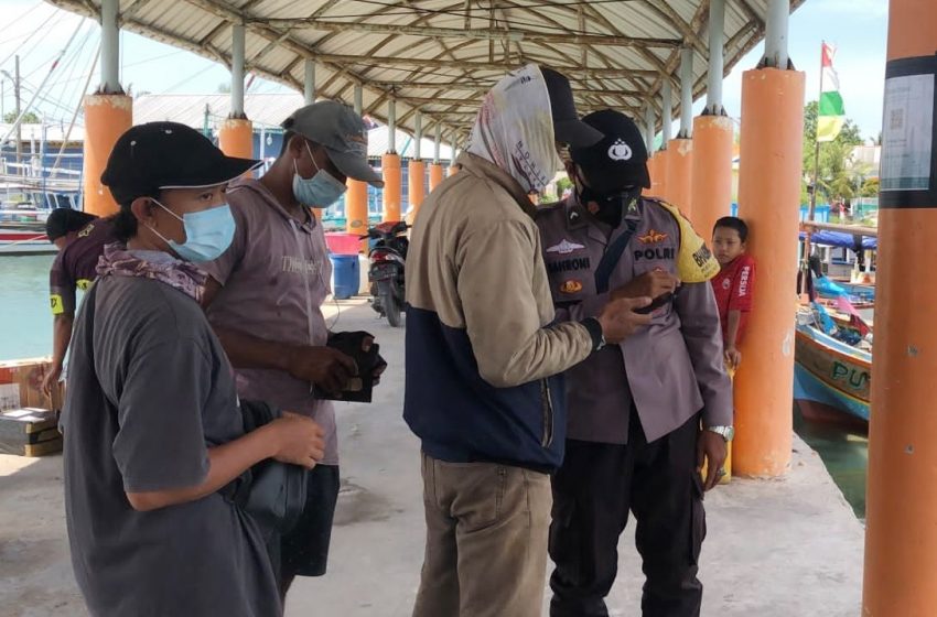  41 Penumpang Kapal Tiba Di Pulau Lancang Kep Seribu Selatan Tunjukkan Bukti Suntik Vaksin