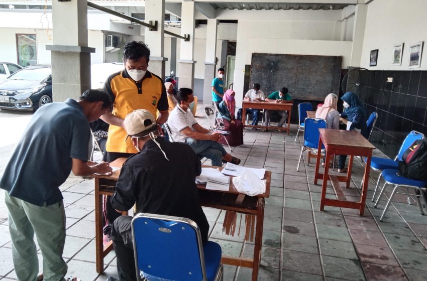  Vaksinasi Dosis 1 dan 2 Lansia dan Usia Dewasa di Komplek BPK Masjid Annur Kelurahan Gandul