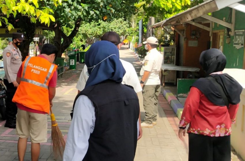  Disiplinkan Warga Terkait ProKes, Polsek Kep Seribu Selatan Gelar Ops Yustisi Gabungan Di Pulau Untung Jawa
