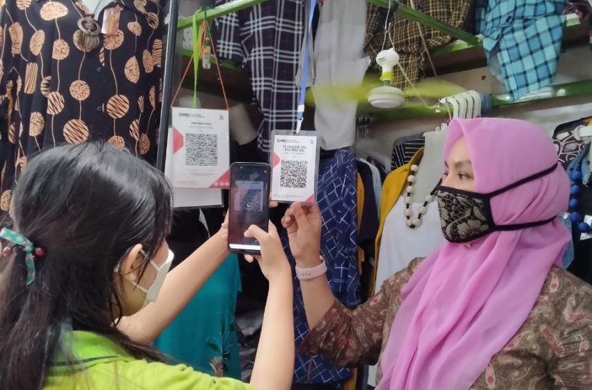  KKN UMBY Sosialisasikan Pembayaran Secara Cashless di Pasar Kranggan
