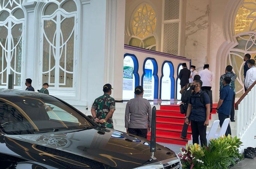  Presiden Resmikan Masjid At-Thohir