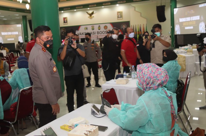  Polda Metro Jaya Konsisten Melayani Vaksinasi Hingga ke Tingkat RW