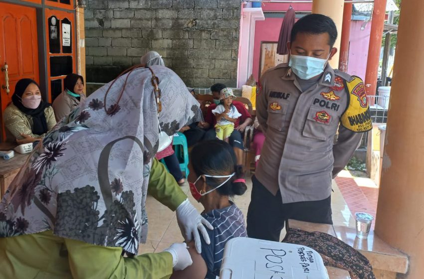  Polsek Kep Seribu Selatan Serentak Gelar Vaksinasi Dosis 3 di 5 Pulau Pemukiman