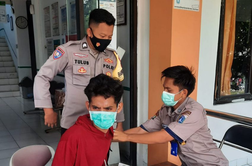  Gelar Vaksinasi Dosis 3 Secara Door to Door, Polsek Kep Seribu Selatan Berupaya Tingkatkan Capaian Vaksin Booster