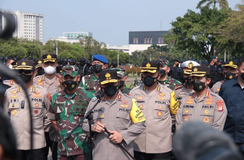  Kapolda Metro dan Pangdam Jaya Pimpin Apel Pasukan Pengamanan Unjuk Rasa BEM