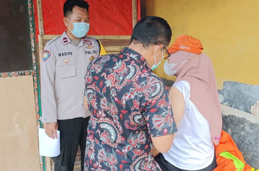  Vaksinasi Ramadhan Polsek Kep Seribu Selatan, Door to Door di Pulau Untung Jawa