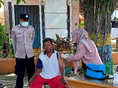  Door to Door, Polsek Kep Seribu Selatan Adakan Vaksinasi Booster Ramadhan