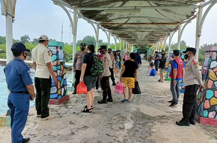  Pospam Ketupat Jaya-2022 Pulau Untung Jawa Kep Seribu Selatan Wajibkan 265 Wisatawan Scan PeduliLindungi