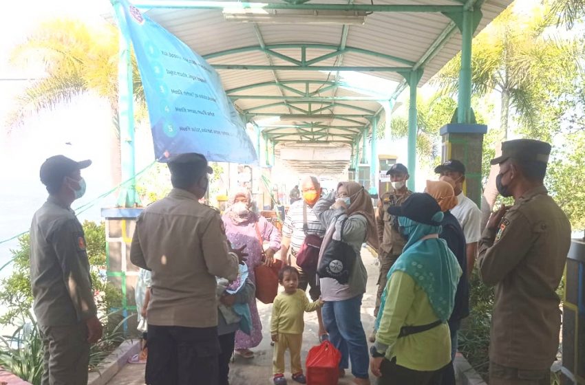  Disiplinkan Warga, Polsek Kep Seribu Selatan Gelar Ops Yustisi Gabungan di Pulau Untung Jawa