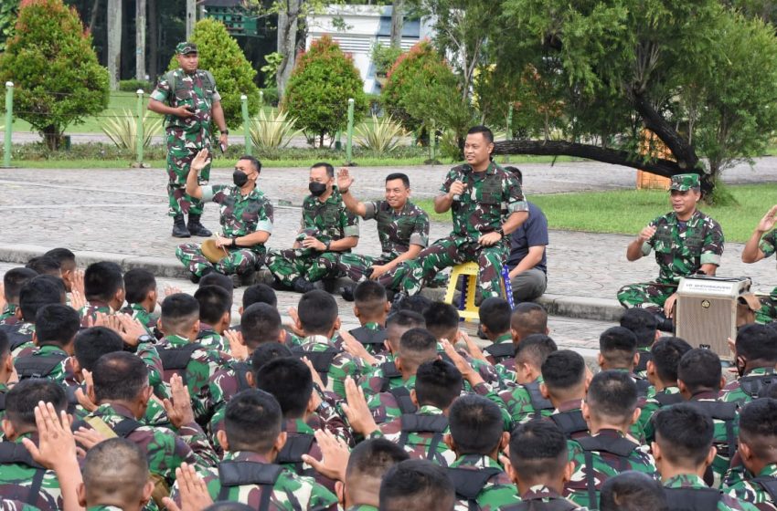  Pangdam Jaya: Personil TNI Amankan Unjuk Rasa Dengan Humanis dan Tidak Bawa Senjata Tajam