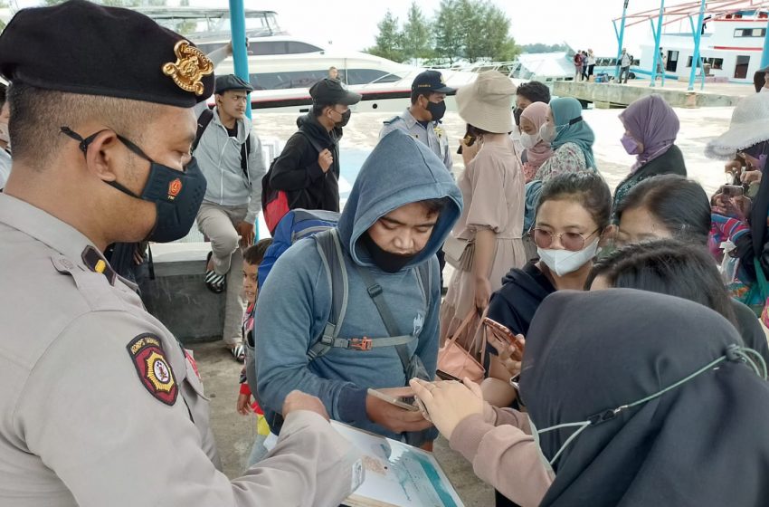  240 Wisatawan Tiba di Kep Seribu Utara diwajibkan Scan PeduliLindungi di 4 Dermaga Kedatangan
