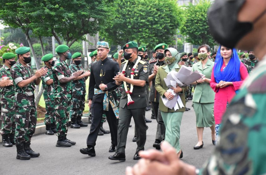  Tradisi Korps Sambut Kedatangan Kasdam Jaya Brigjen TNI Edy Sutrisno
