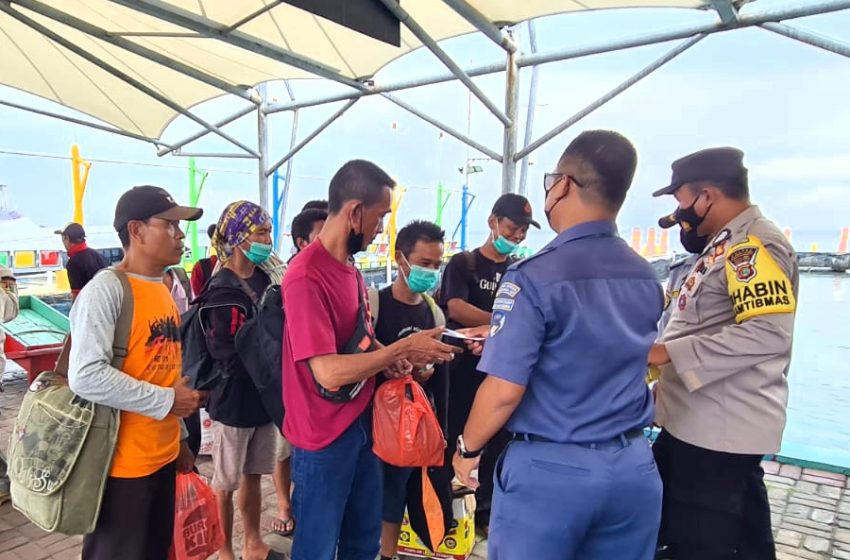  Polsek Kep Seribu Utara Gelar Pengawasan ProKes di Pulau Pramuka dan Wajibkan 74 Wisatawan Scan PeduliLindungi