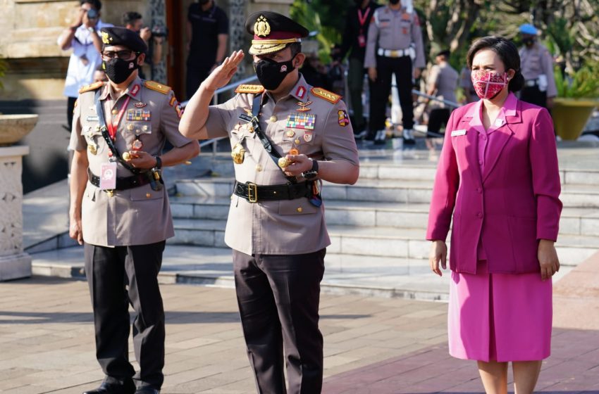 Beri Penghormatan ke TMP Kalibata, Kapolri Lanjutkan Semangat Pahlawan Wujudkan Indonesia Emas