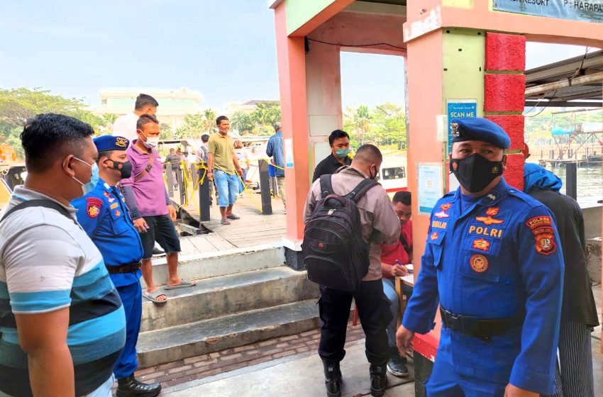  Polres Kep Seribu Gelar Pengawasan ProKes di Dermaga Marina Ancol dan Wajibkan 214 Penumpang Kapal ke Pulau Jalani Scan PeduliLindungi