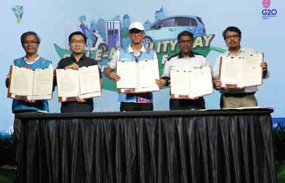  Darmawan Meyakini Kolaborasi PLN dengan Produsen Kendaraan Listrik dan Grab Dorong Tumbuhnya Ekosistem Kendaraan Listrik di Indonesia
