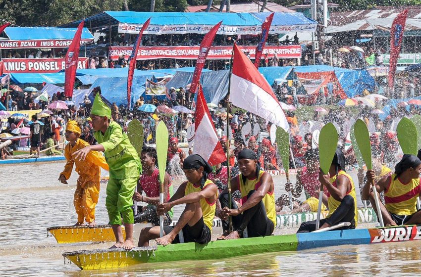  Menparekraf: Festival Pacu Jalur Taluk Kuantan 2022 Momentum Kebangkitan Ekonomi Riau