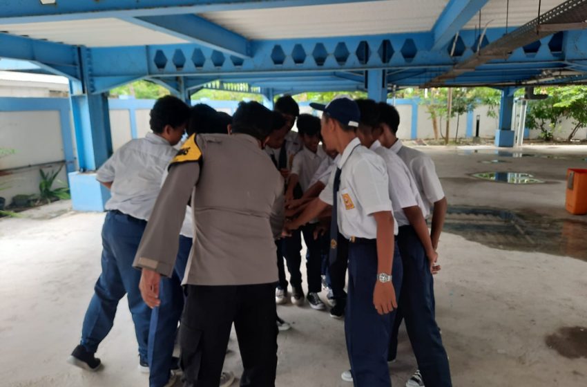  Police Goes to School, Bhabinkamtibmas Sambangi SMPN 288 Pulau Lancang