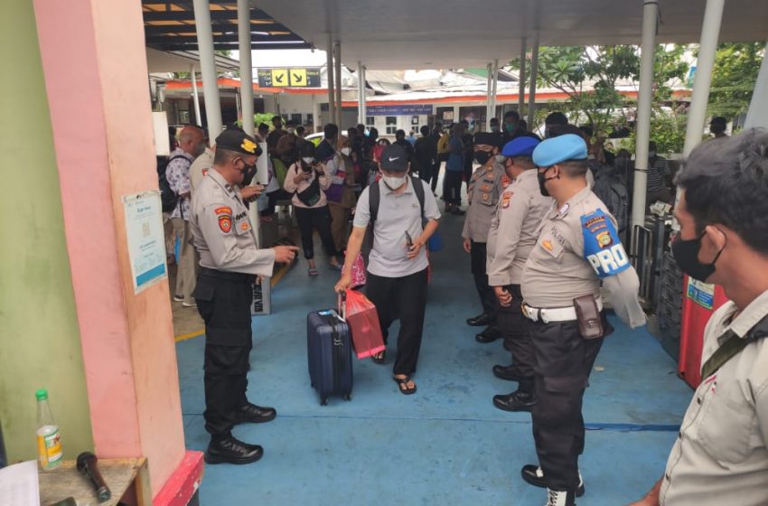  Terapkan Prokes, 254 Penumpang Seberangi Pulau Seribu Usai Terima Pengamanan Dari Polres Kep. Seribu