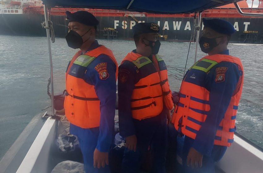  Patroli Sat Polair Polres Kepulauan Seribu Sambangi Pulau Resort