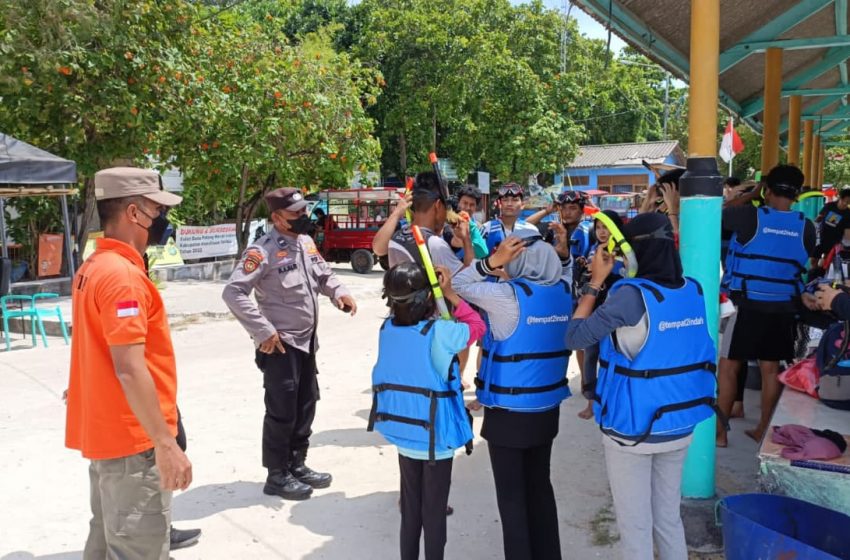  Patroli Dialogis dan Sambang Di Pulau Pari, Polres Kepulauan Seribu Imbau Wisatawan Tetap Berhati-hati Saat Beraktivitas