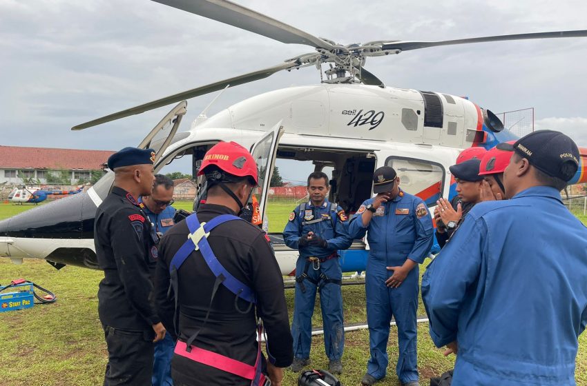  Polri Sisir Lokasi Desa Diduga Terisolir Pakai Helikopter dan Drone