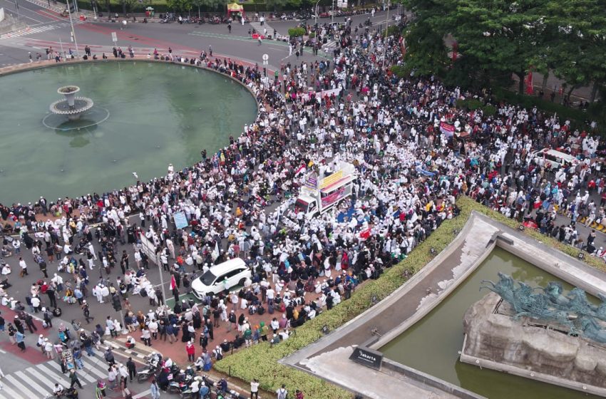  Aksi Unjuk Rasa GNPR di Patung Kuda Berlangsung Aman Dan Tertib