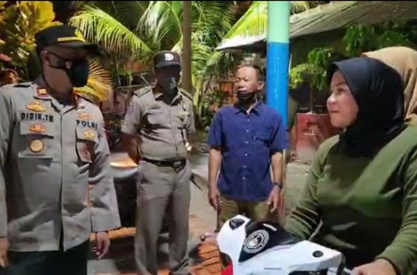 Jaga Kondusifitas, Polsek Kepulauan Seribu Utara Laksanakan Patroli Malam