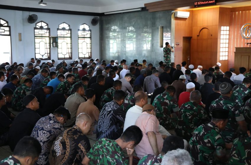  TNI-Polri Amankan Delegasi dan Tamu KTT G20 saat Beribadah